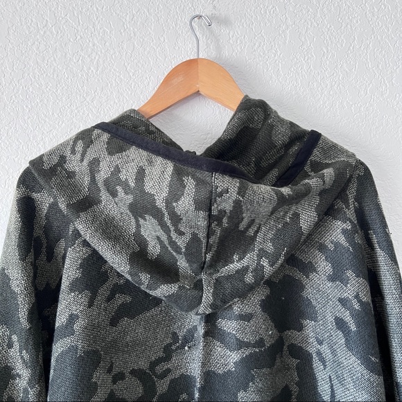 NYC Underground Camo Army Print Hooded Shawl Poncho Open Cover Up One Si… - Picture 5 of 9